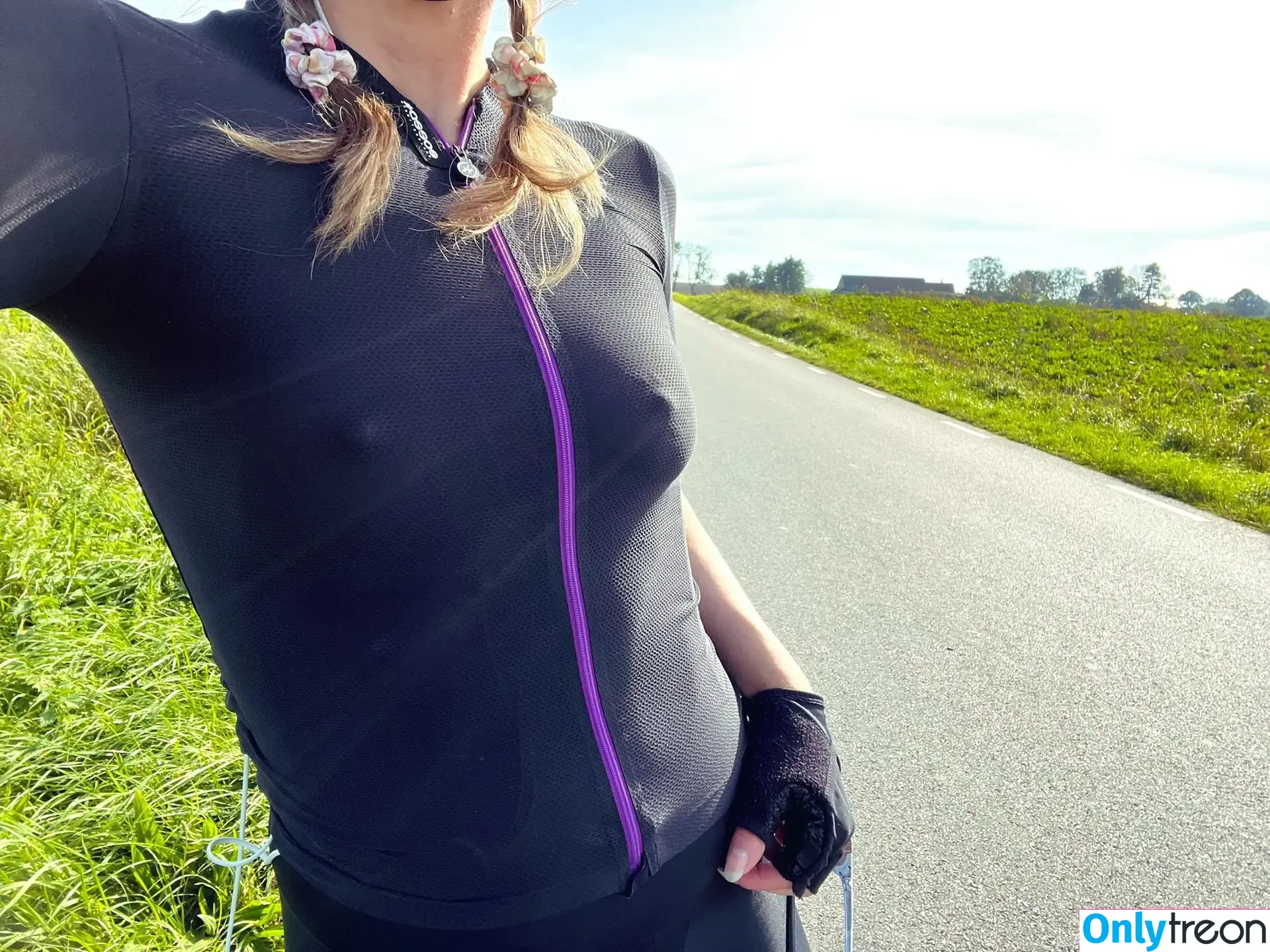 sexycycliste nude photo #0001 ( / MistressHelvete / sexycyclist / thesexycyclist_)
