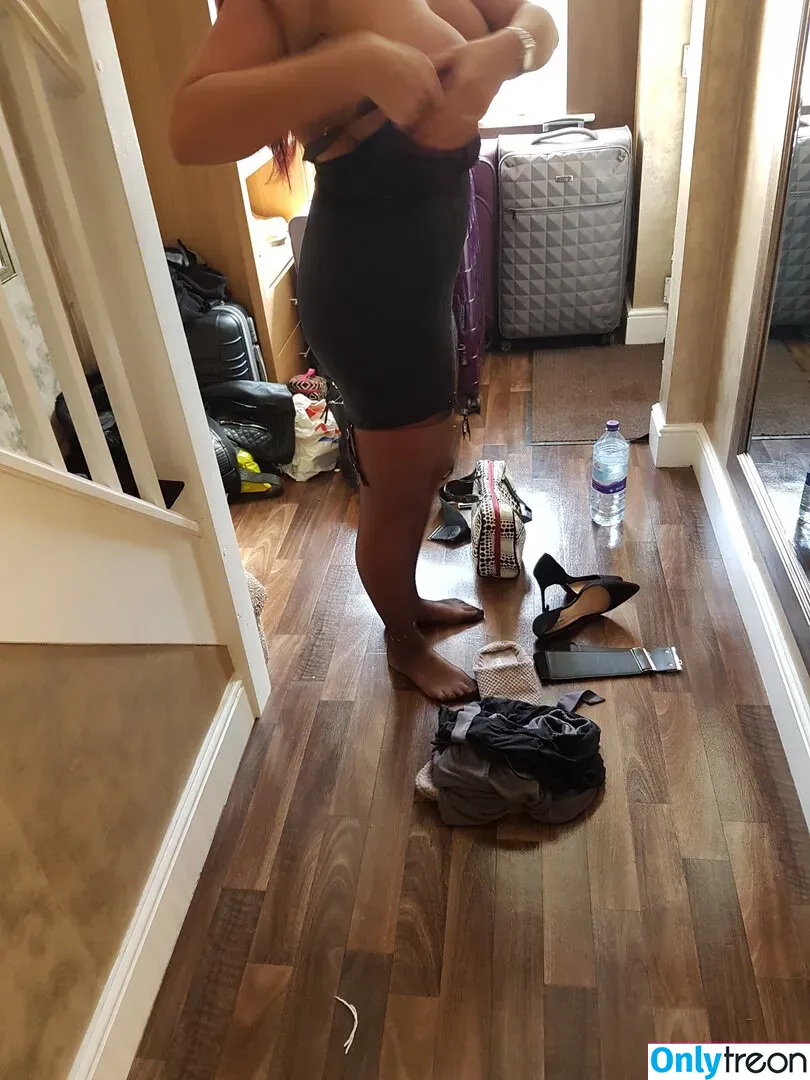 sexyemmabutt nude photo #0122 (sexyemmabutt)