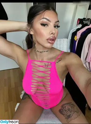 sexynalaa / yourbabynalaa nude photo #0031