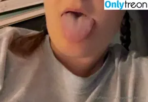  nude photo #0004
