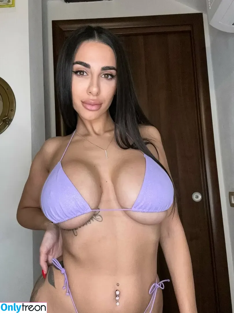 Sfamurri nude photo #0001 (Sfamurri)