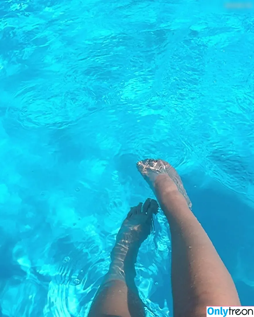 SGAhri nude photo #0010 (ttv_sgahri)