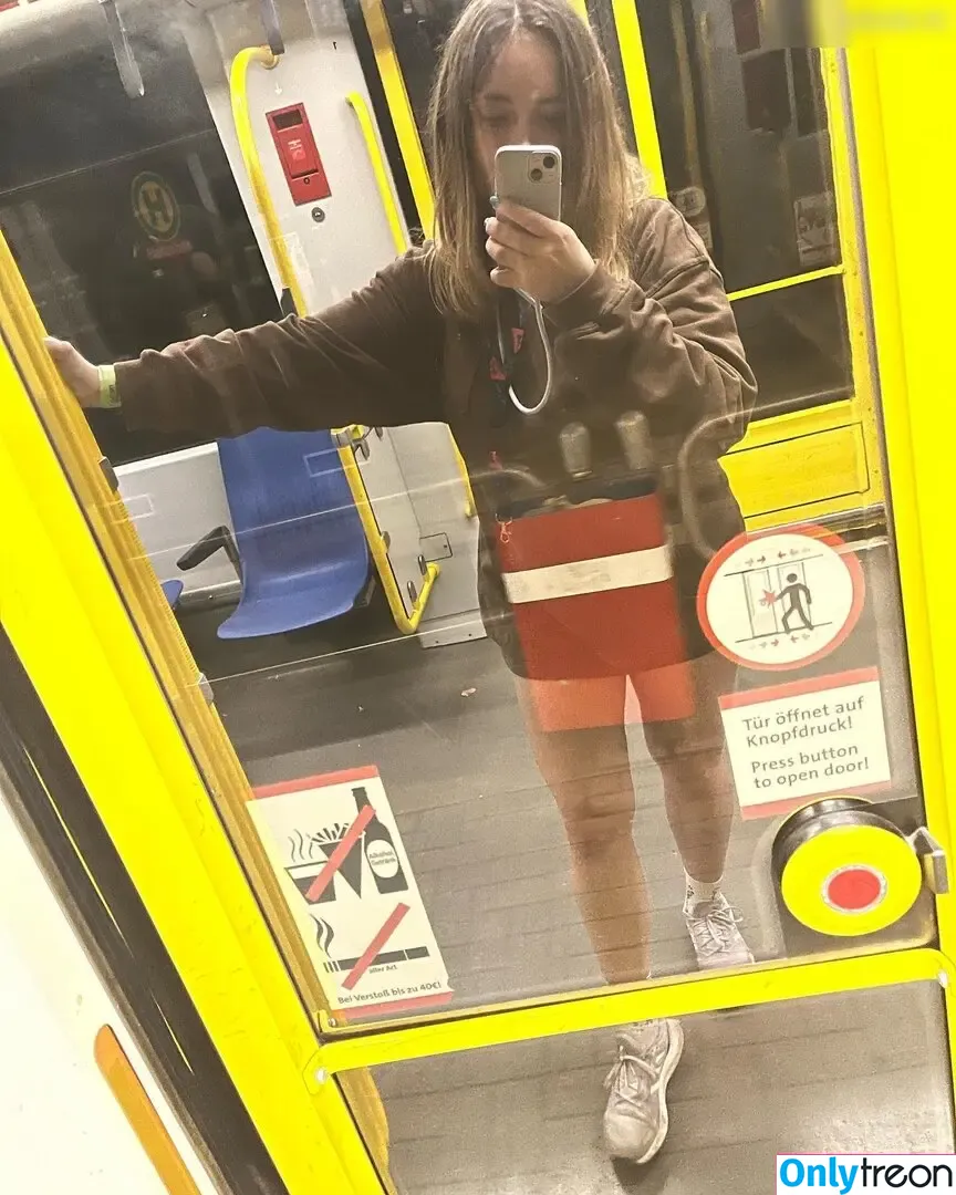 SGAhri nude photo #0012 (ttv_sgahri)