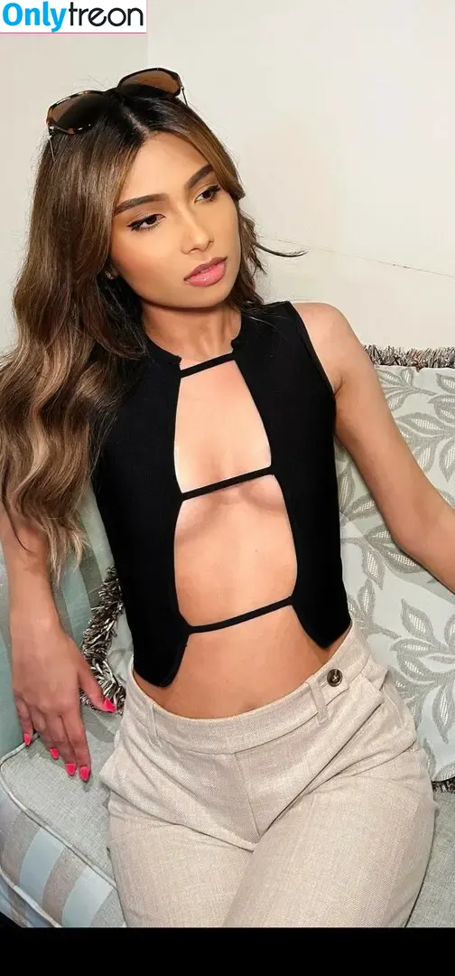 Shabreen Sabeer nude photo #0008 (shabreensabeer)