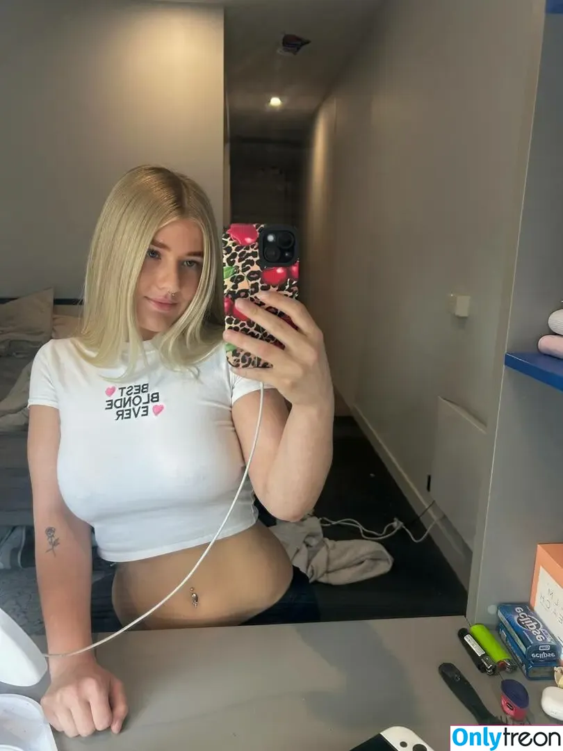 shaelah nude photo #0014 (shaelah mae / shaelahmae / shaelahmcgilton / sshaelah / sshaelahmae)