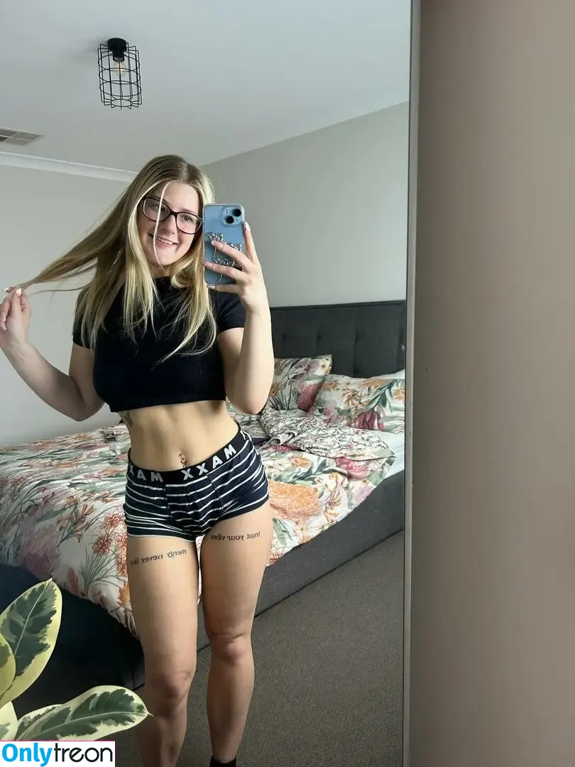 shaelah nude photo #0015 (shaelah mae / shaelahmae / shaelahmcgilton / sshaelah / sshaelahmae)