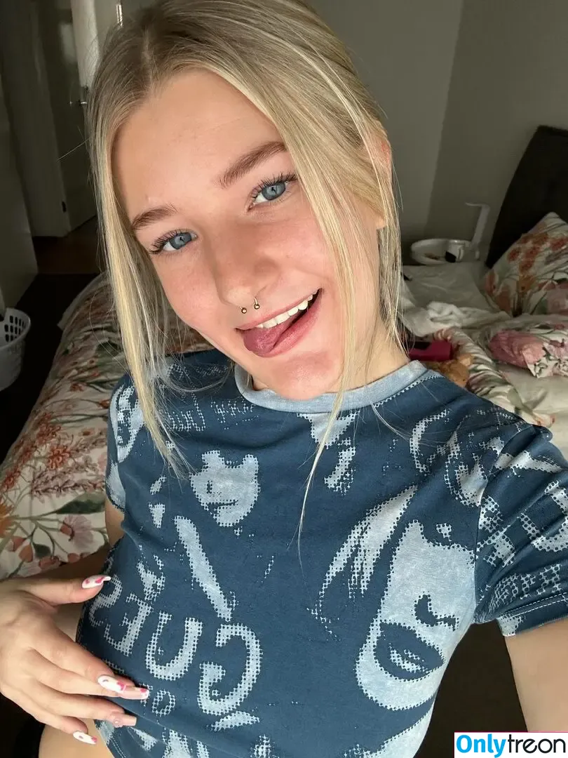 shaelah nude photo #0016 (shaelah mae / shaelahmae / shaelahmcgilton / sshaelah / sshaelahmae)