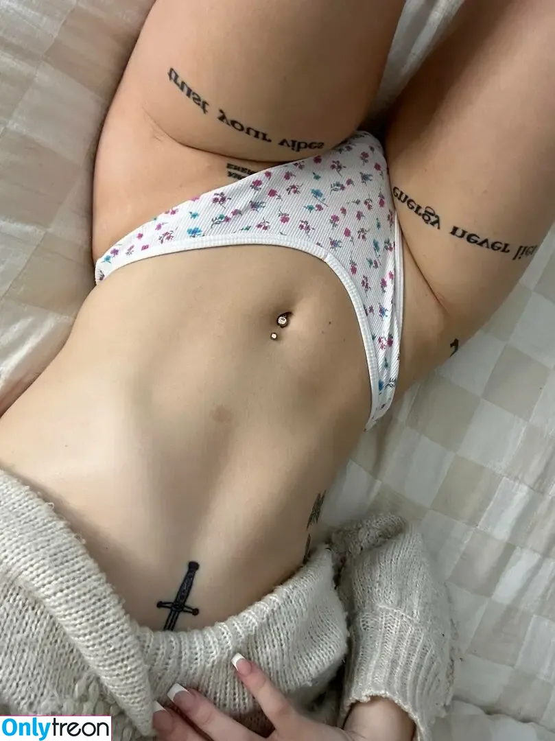 shaelah nude photo #0017 (shaelah mae / shaelahmae / shaelahmcgilton / sshaelah / sshaelahmae)
