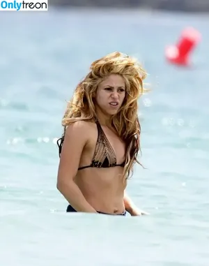 Shakira / shakkira nude photo #0916