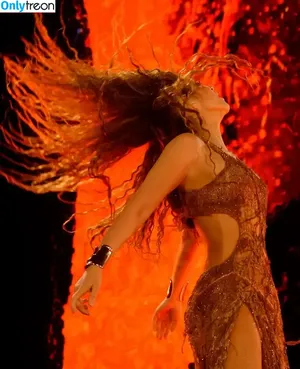 Shakira / shakkira nude photo #1232