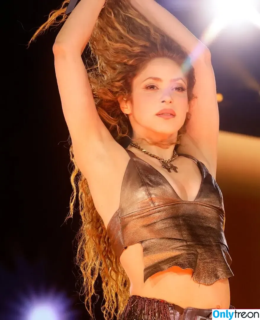 Shakira nude photo #1234 (shakkira)