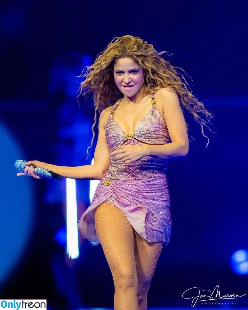 Shakira nude photo #1293 (shakkira)