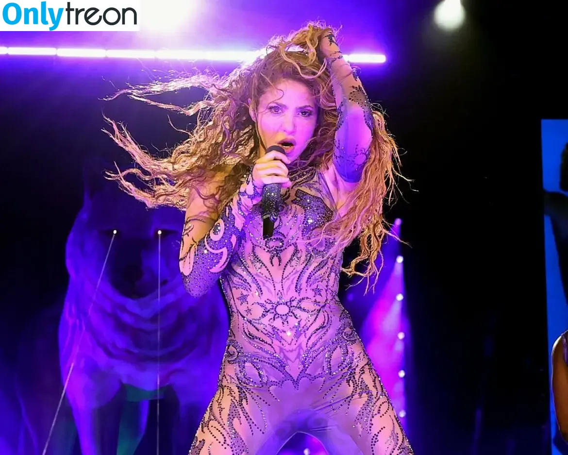 Shakira nude photo #1320 (shakkira)