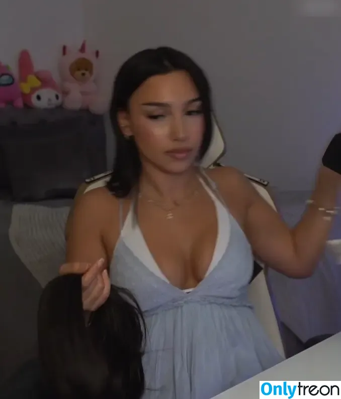 shakiravv nude photo #0057 (shakiravv)