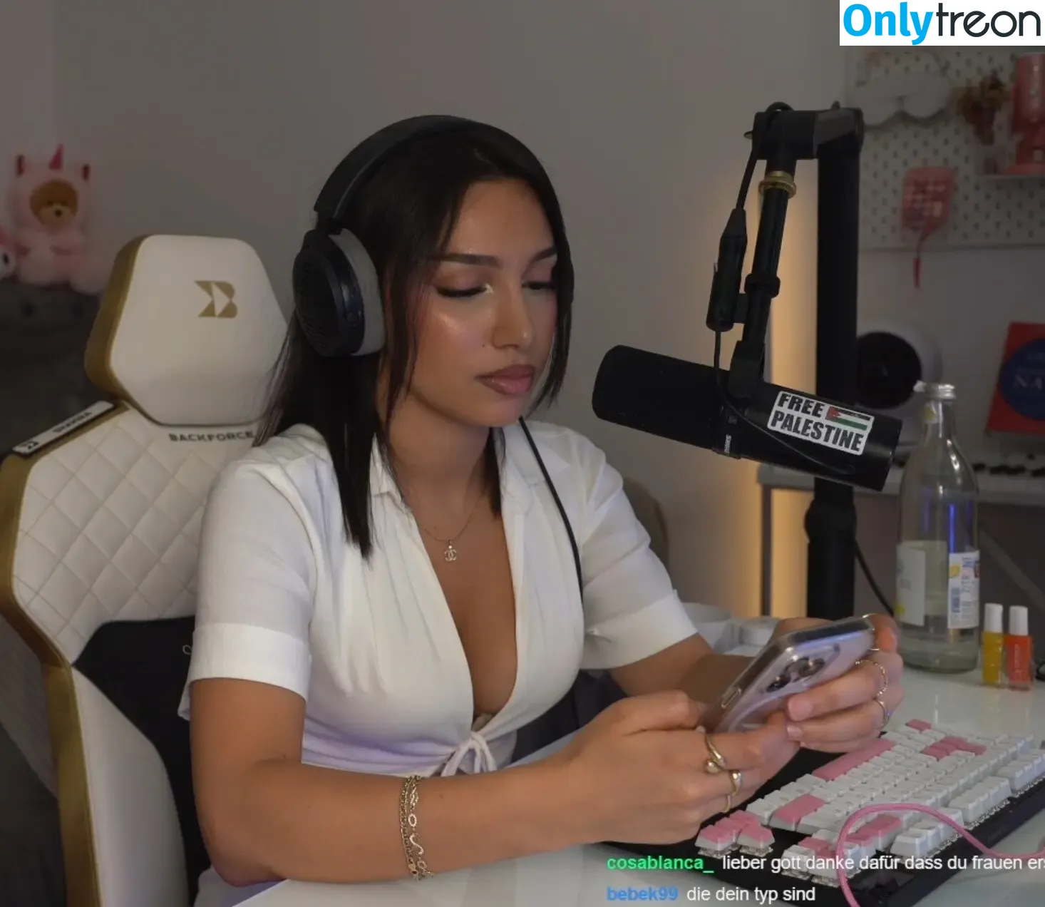 shakiravv nude photo #0062 (shakiravv)