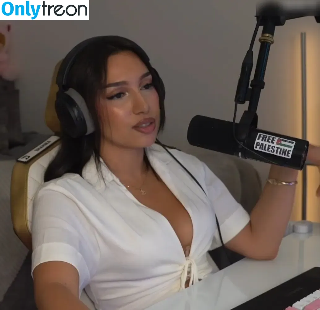 shakiravv nude photo #0067 (shakiravv)