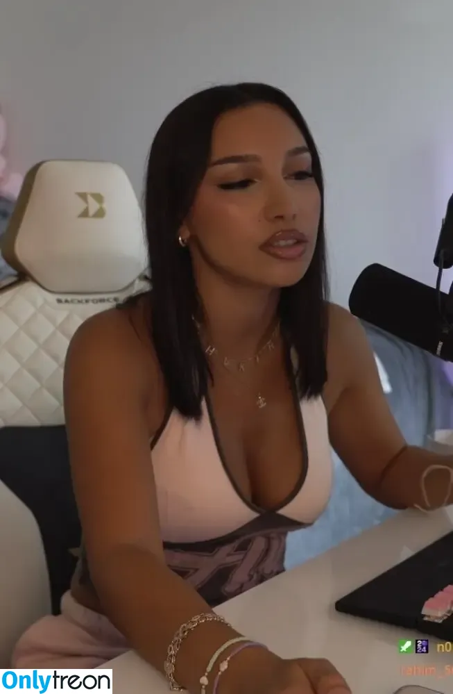 shakiravv nude photo #0075 (shakiravv)