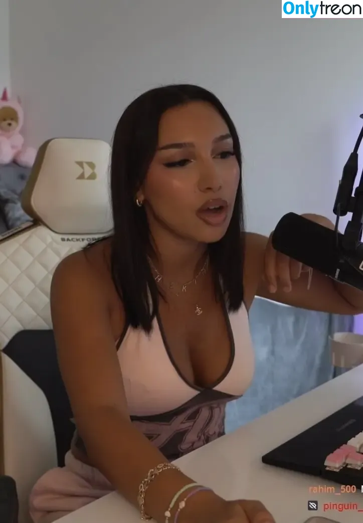 shakiravv nude photo #0078 (shakiravv)