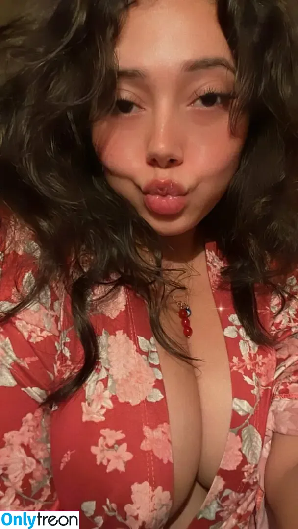 shana_t nude photo #0018 (Lala)