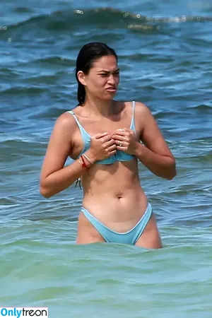 Shanina Shaik / shaninamshaik nude photo #0827
