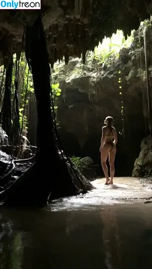 Shantel VanSanten / therealshantel nude photo #0452