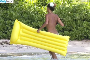 Sharni Vinson / sharnivinson nude photo #0049