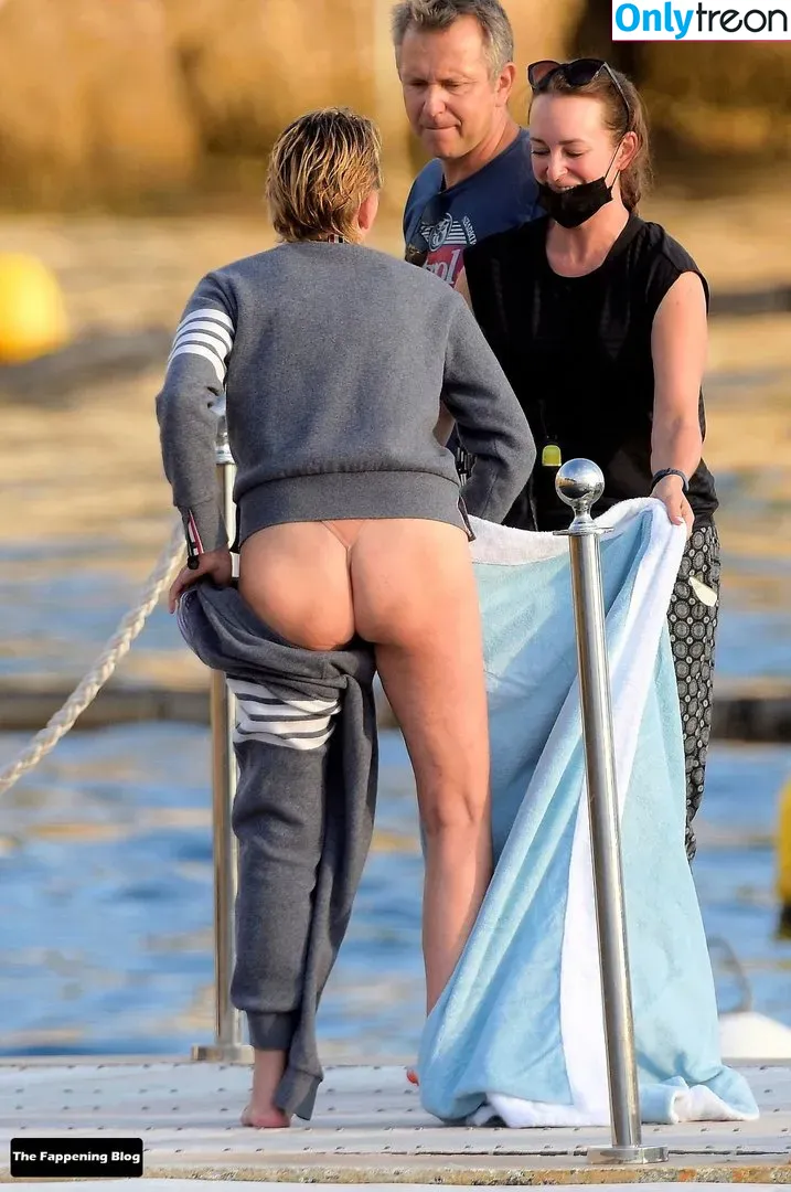 Sharon Stone nude photo #0014 (search / sharonstone)