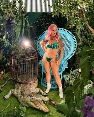 Shazza McKenzie / ShazzaMcKenzie / shaylamckenzie / shazza_mckenzie nude photo #0007