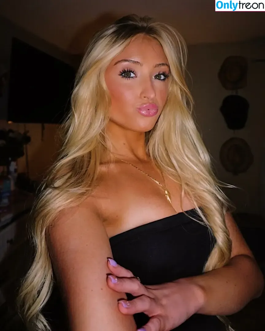 Shea Contillo nude photo #0013 (sheacontillo)