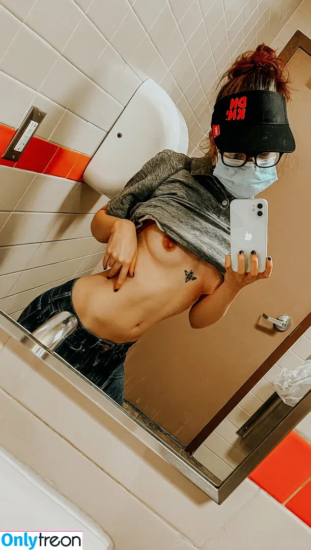 Shegavemethree nude photo #0032 (Del The Donutshop Girl / itsmikeray)