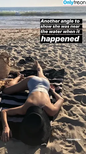 Shelley Hennig / shelleyhennig nude photo #0197