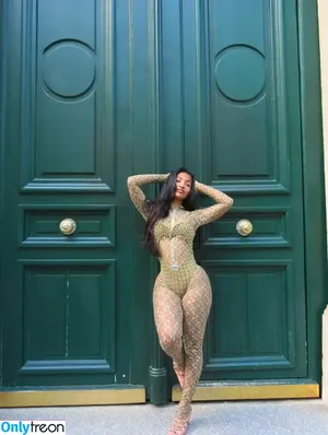 Shenseea nude photo #0256