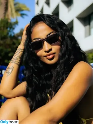 Shenseea nude photo #0265