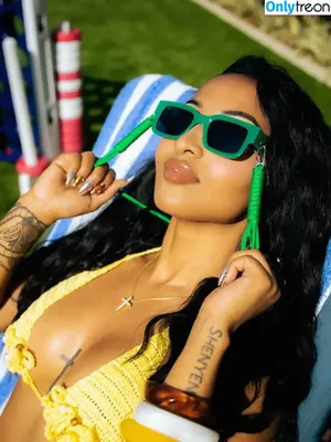 Shenseea nude photo #0268