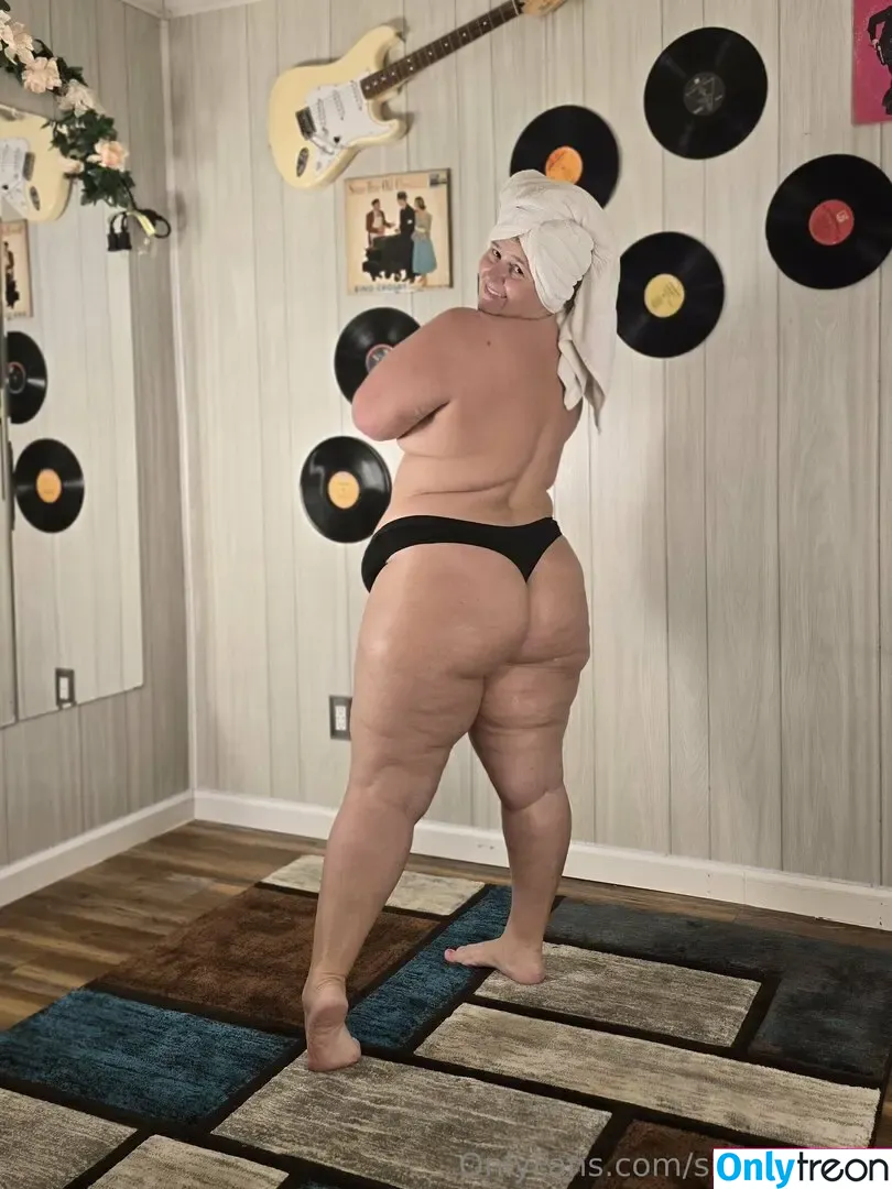 sheslillyhart nude photo #0108 (sheslillyhart)