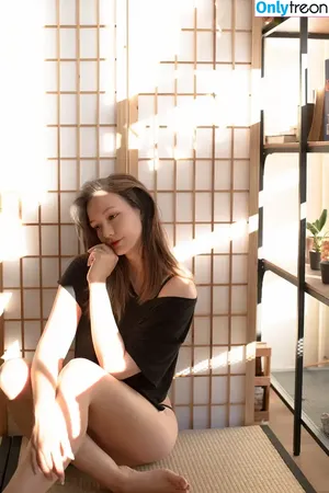 Shi0ngg nude photo #0008