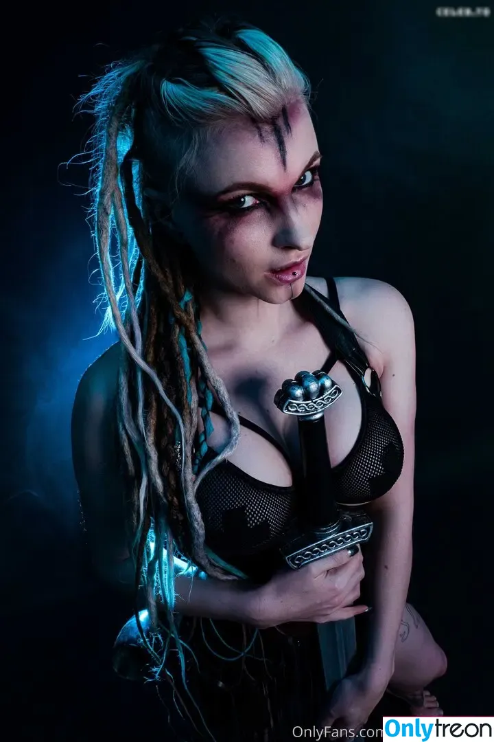 shield_maiden nude photo #0005 (shield_maidenn)