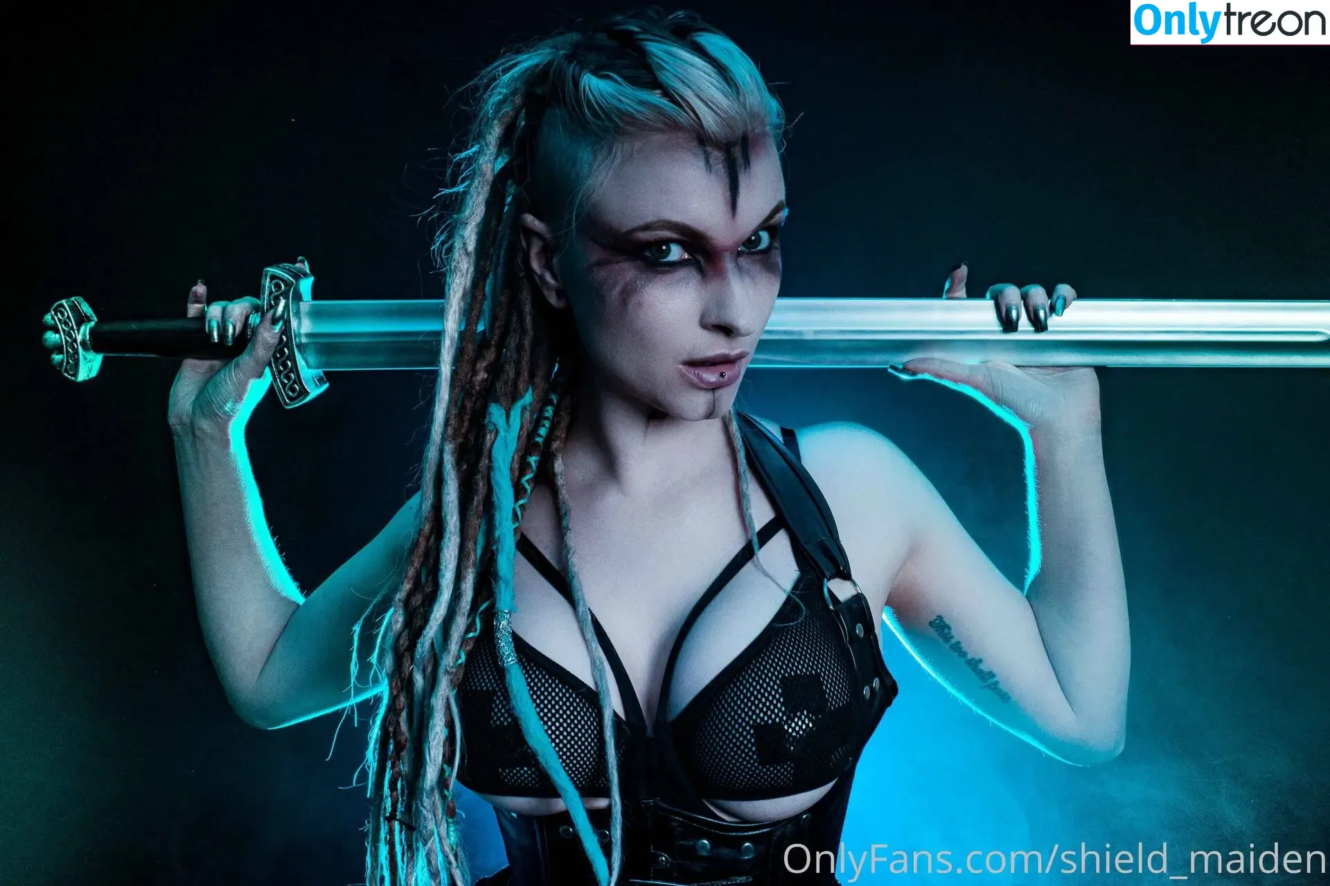 shield_maiden nude photo #0021 (shield_maidenn)