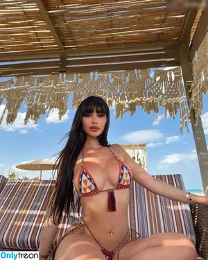 Shima.mndi nude photo #0002