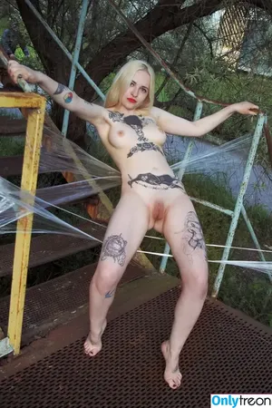 Shirley Manson / garbage nude photo #0057