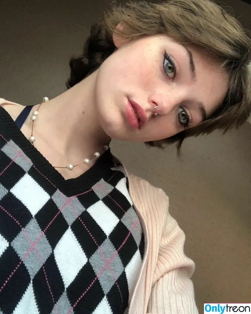 shrooms_q nude photo #0005 (quinnnnspammmm / quinny_shroom)