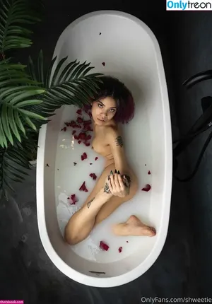 shweetie / Shweetnlow1_ / shweetnlow1 nude photo #0005