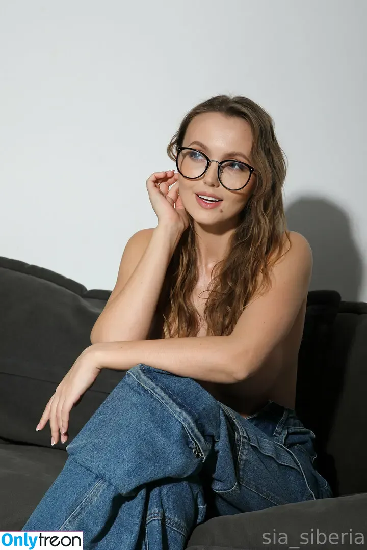 sia_siberia_free nude photo #0825 (sia.siberia2000)