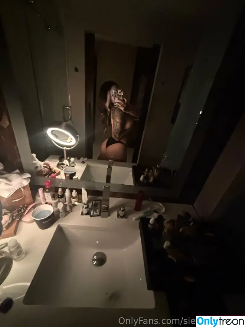 siegexxx nude photo #0686 (rainbow6game_us / undersiegexo)