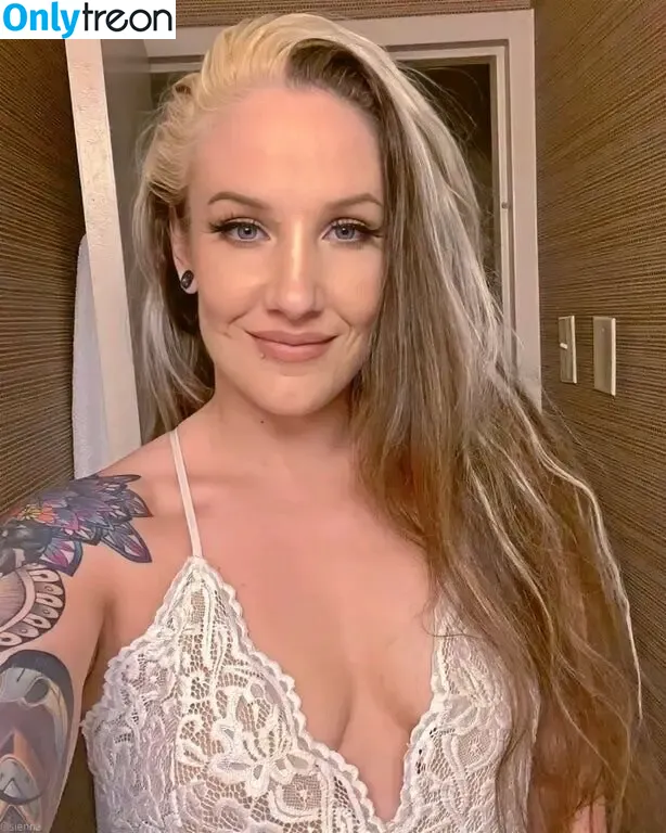 Sienna Day nude photo #0283 (Allysin Kay / adayinsienna / sienna_day / siennamaegomez)