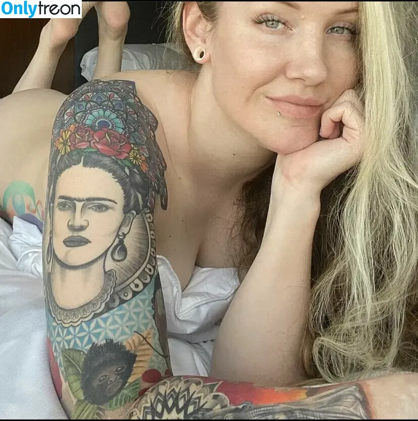 Sienna Day nude photo #0293 (Allysin Kay / adayinsienna / sienna_day / siennamaegomez)