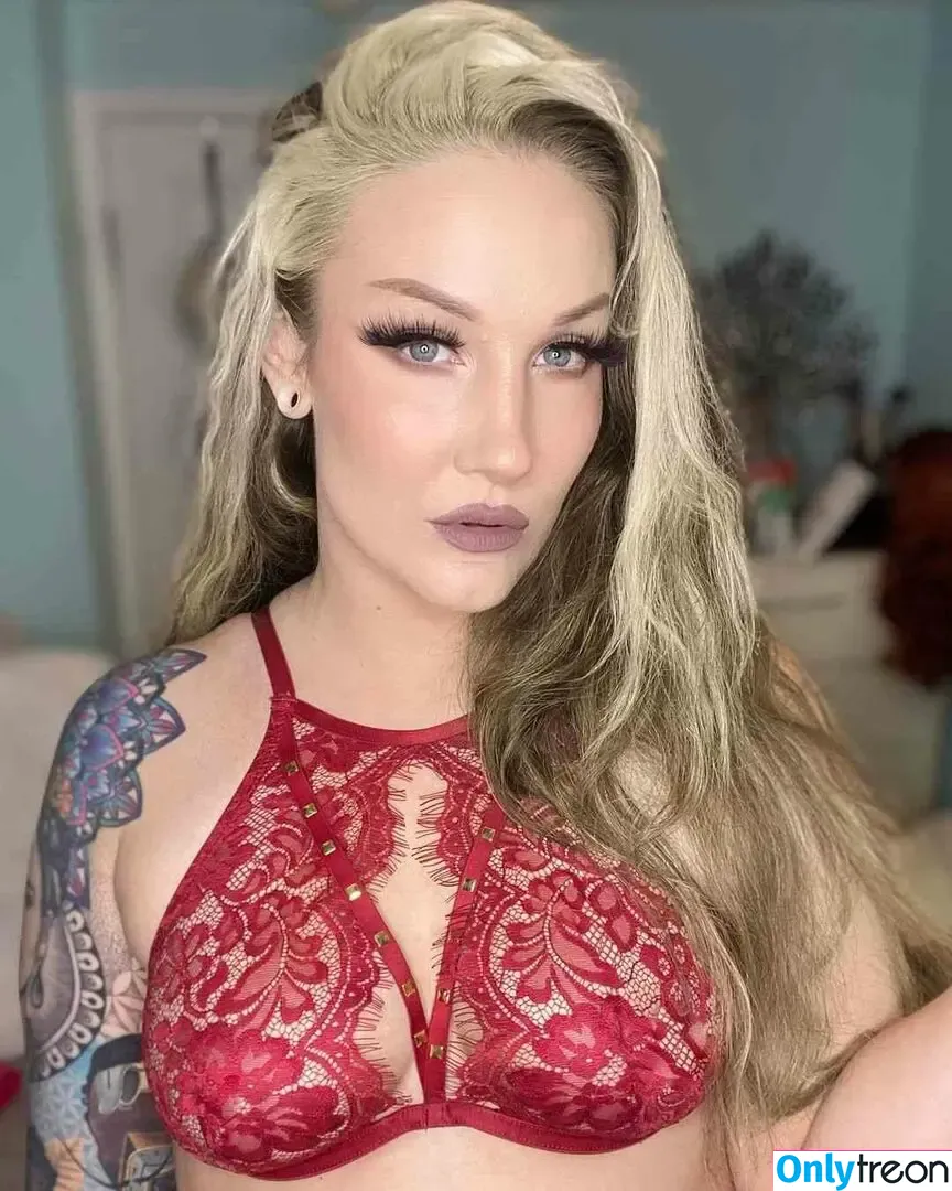 Sienna Day nude photo #0348 (Allysin Kay / adayinsienna / sienna_day / siennamaegomez)