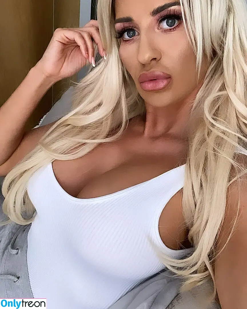 Sienna Day nude photo #0494 (Allysin Kay / adayinsienna / sienna_day / siennamaegomez)