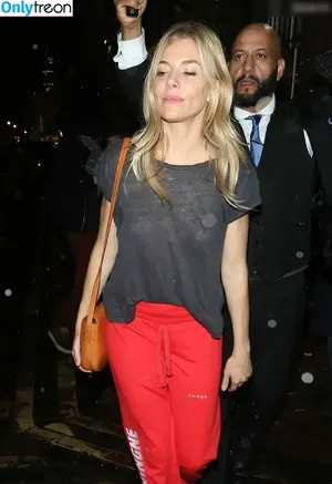 Sienna Miller / siennamillerfree / siennaonline / siennathing nude photo #0609