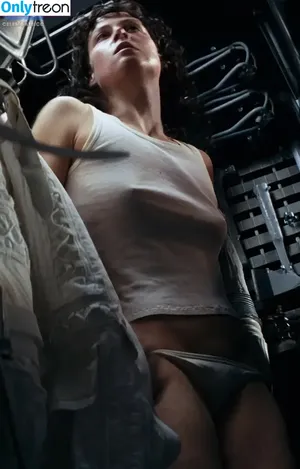 Sigourney Weaver / sigourney.weaver.242 nude photo #0126